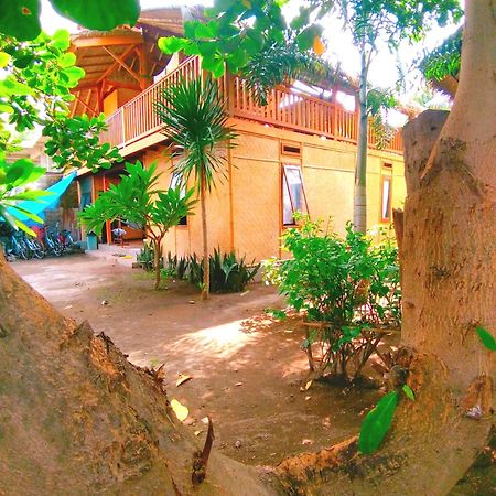 Hotel Lima Bintang Gili Trawangan Exterior foto