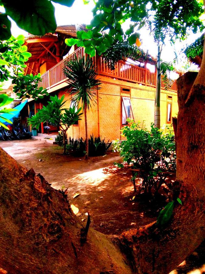 Hotel Lima Bintang Gili Trawangan Exterior foto