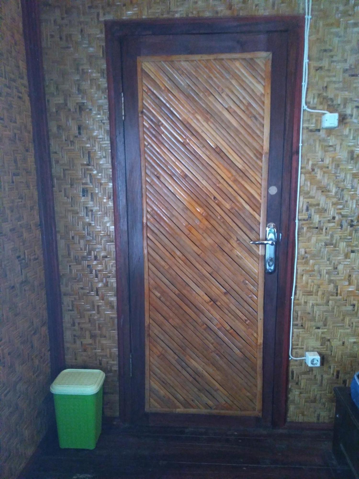 Hotel Lima Bintang Gili Trawangan Habitación foto
