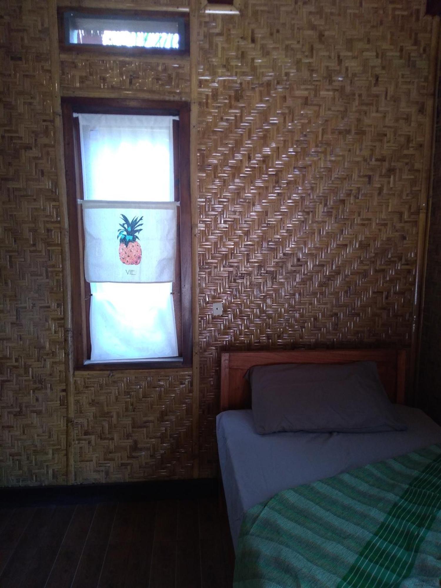 Hotel Lima Bintang Gili Trawangan Habitación foto