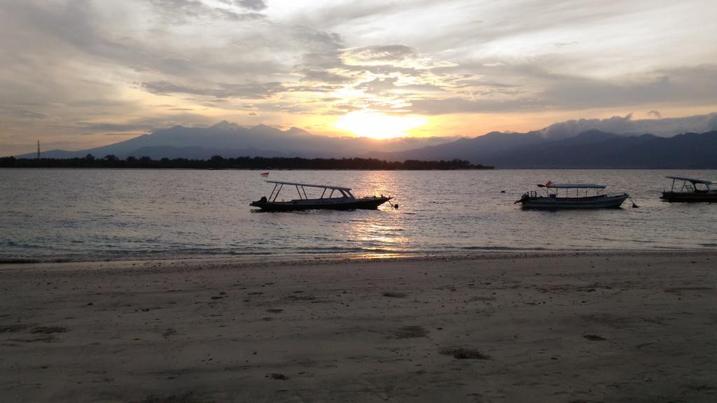 Hotel Lima Bintang Gili Trawangan Exterior foto